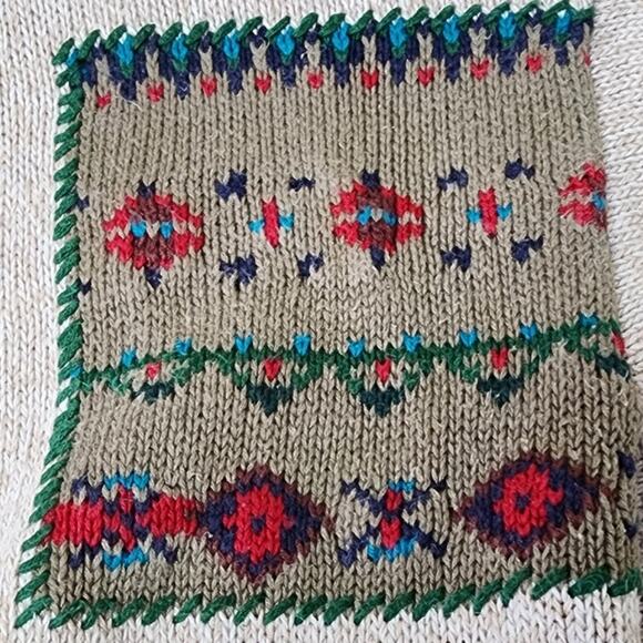 Woolrich Hand Framed Whimsical Sweater a perfect blend of warmth and style Sz SM - Picture 10 of 11